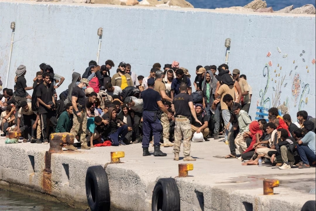 Grecia rescata a más de 300 migrantes frente a las costas de Creta